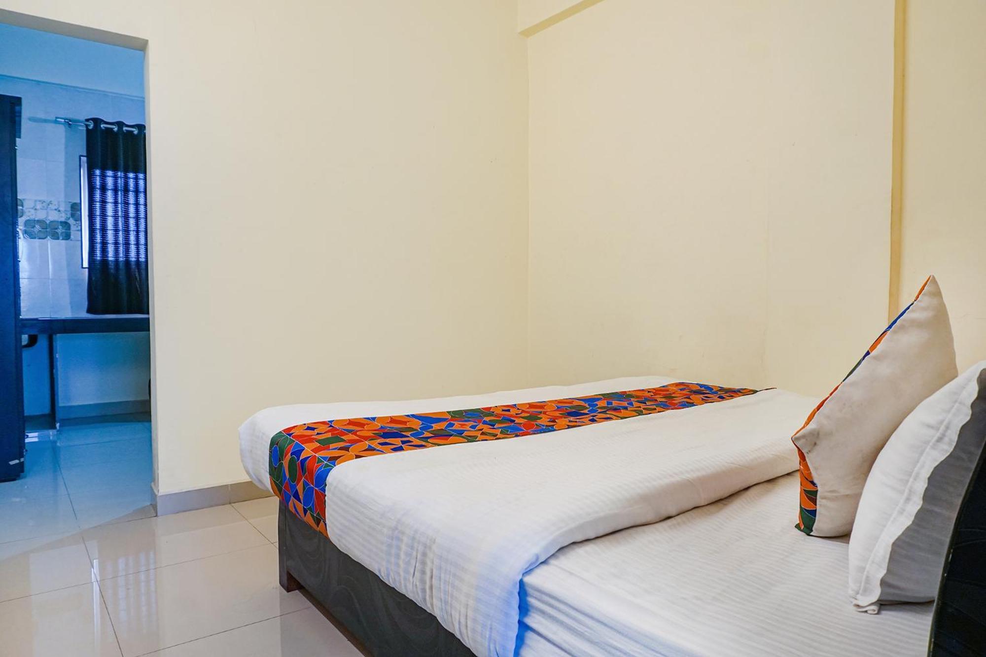 Fabexpress Vaishnav Inn Talegaon Dabhade Dış mekan fotoğraf