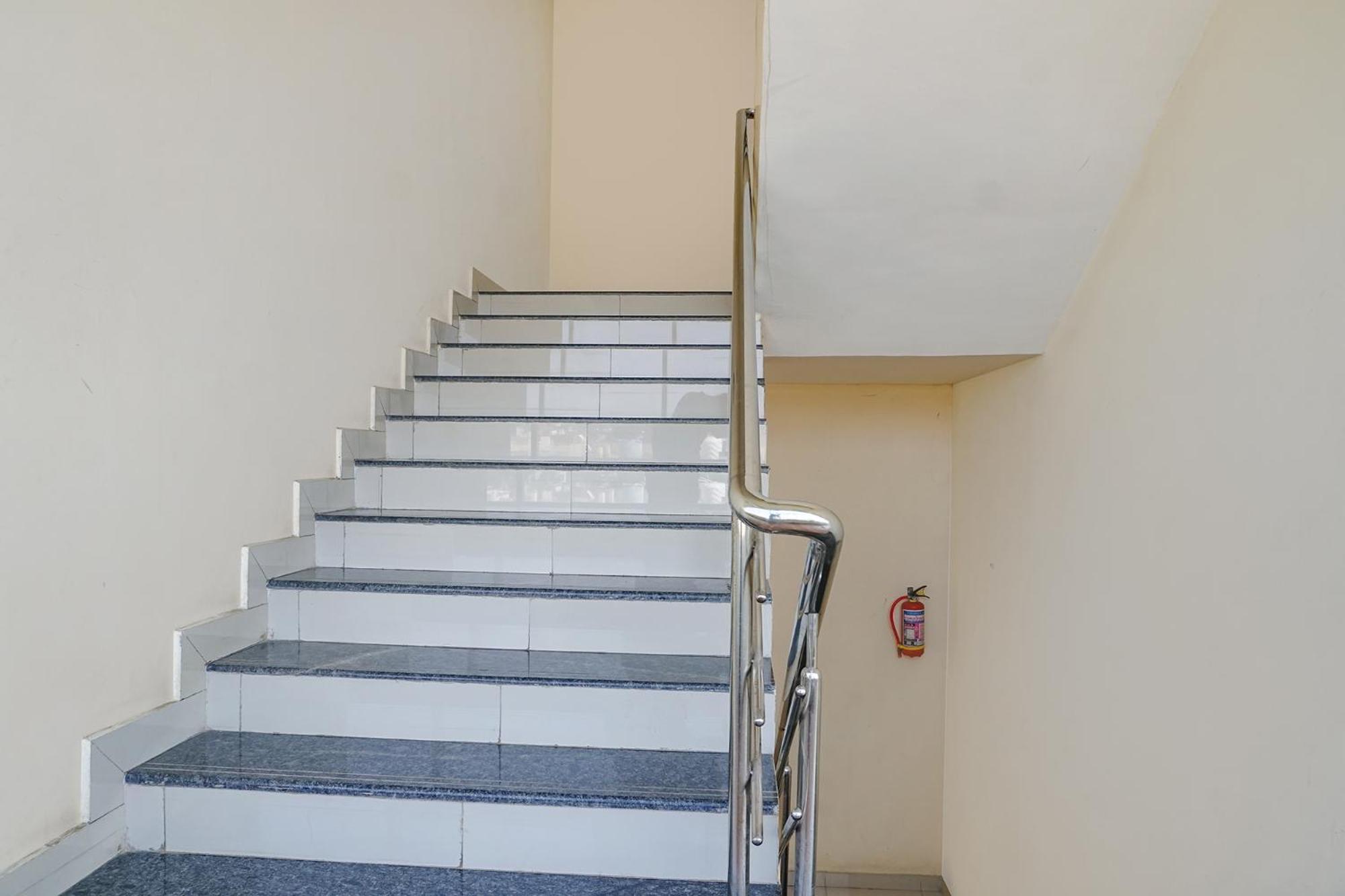 Fabexpress Vaishnav Inn Talegaon Dabhade Dış mekan fotoğraf