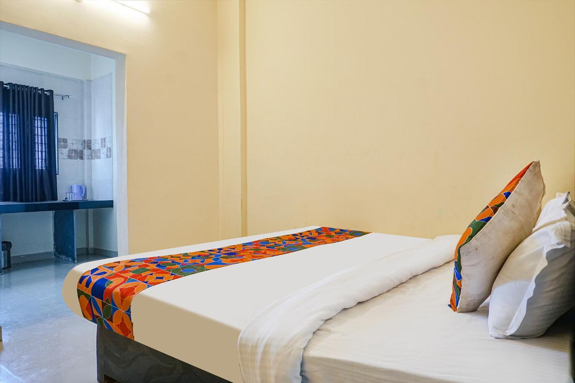 Fabexpress Vaishnav Inn Talegaon Dabhade Dış mekan fotoğraf