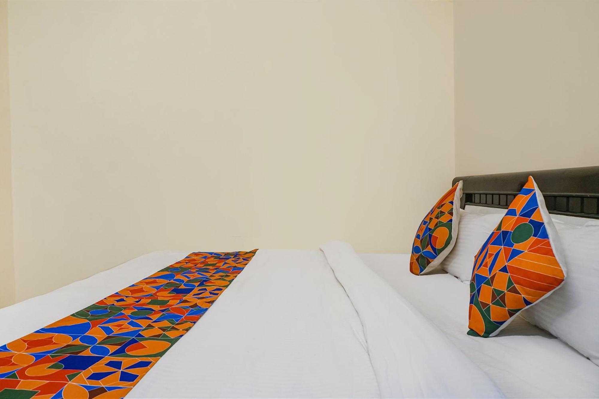 Fabexpress Vaishnav Inn Talegaon Dabhade Dış mekan fotoğraf